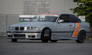 Guida un' auto da drift