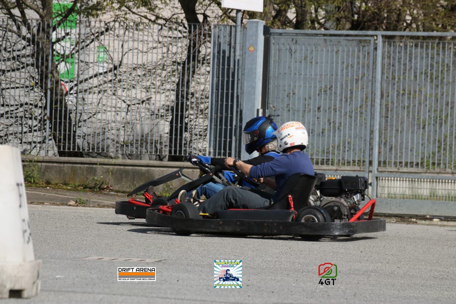 Drift Kart di traverso alla Drift Arena, Kart Drifting, Sliders, Drifting Go Kart